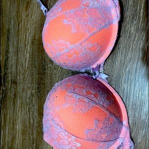 Victorias Secret Very Sexy Bra. NWOT. 38 C